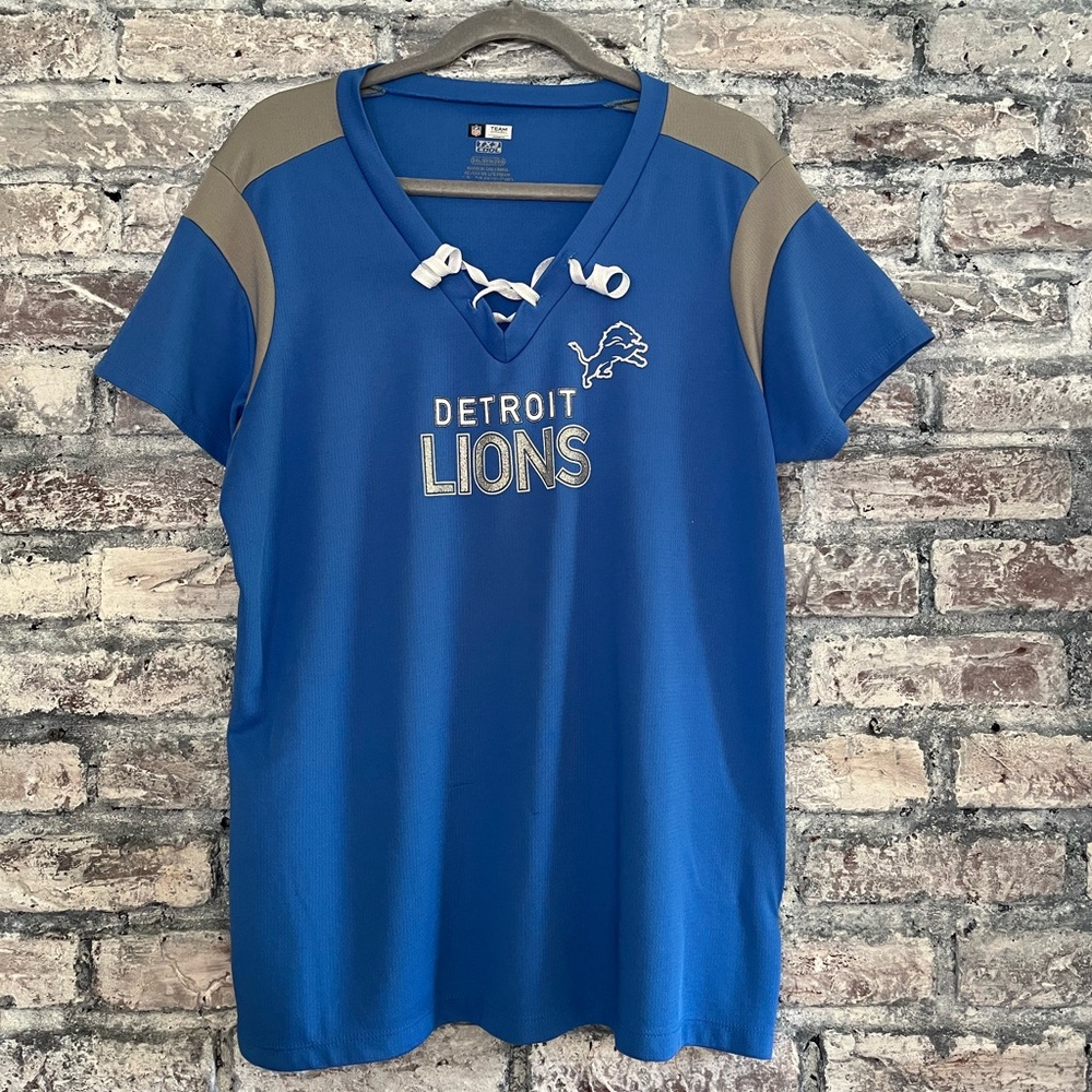 NFL Detroit Lions Blue and White Lace-Up Jersey style shirt. Smoke & pet free